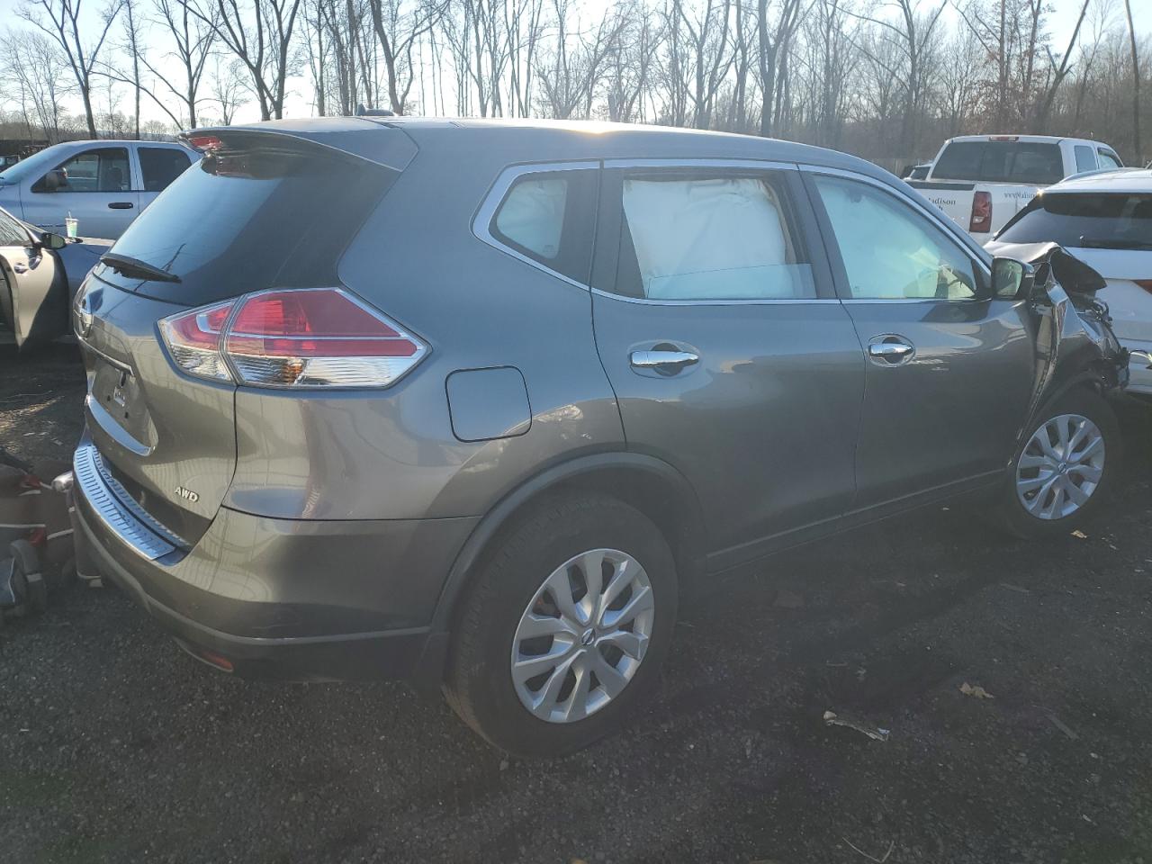 Image 3 of 2015 NISSAN ROGUE S 2015 with VIN KNMAT2MV9FP591054
