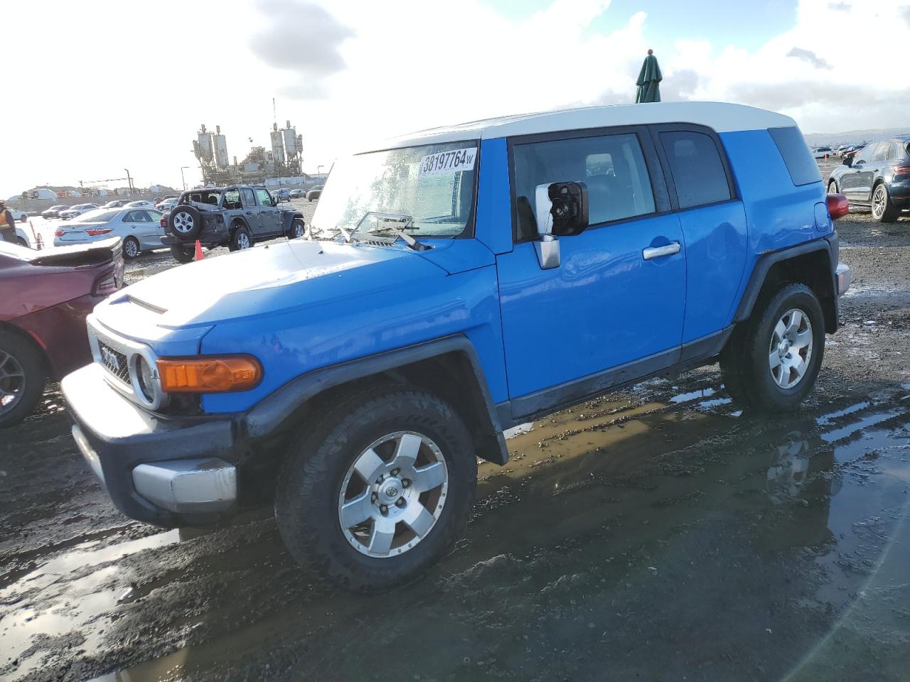 Изображение 1 2007 TOYOTA FJ CRUISER  2007 с VIN JTEBU11F270061409