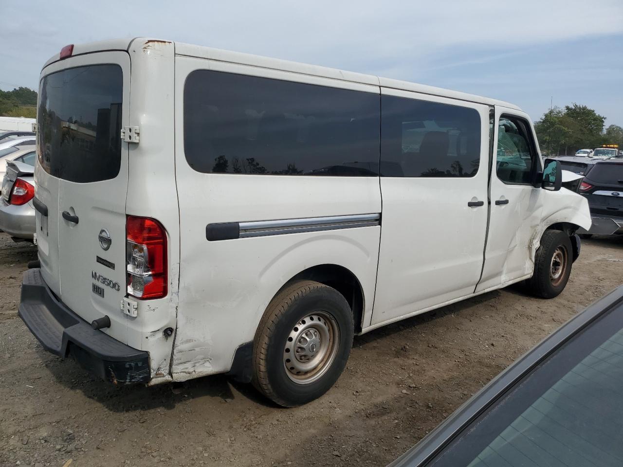 Image 3 of Nissan Nv 3500 with VIN 5BZBF0AA3FN850148