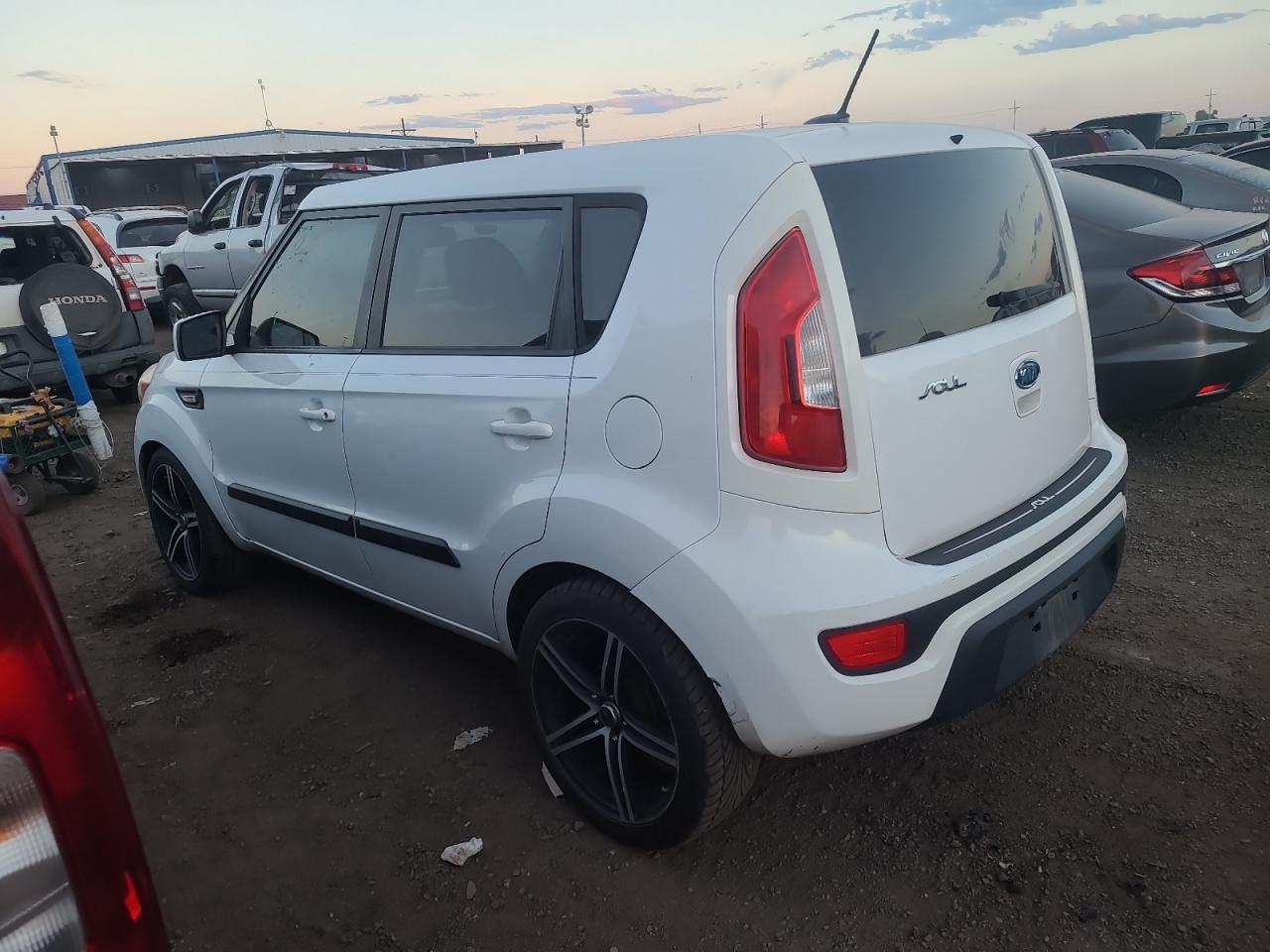 Изображение 2 2012 KIA SOUL  2012 с VIN KNDJT2A50C7467366