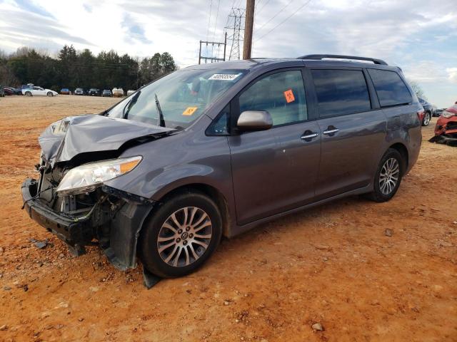 2018 TOYOTA SIENNA XLE 2018 image