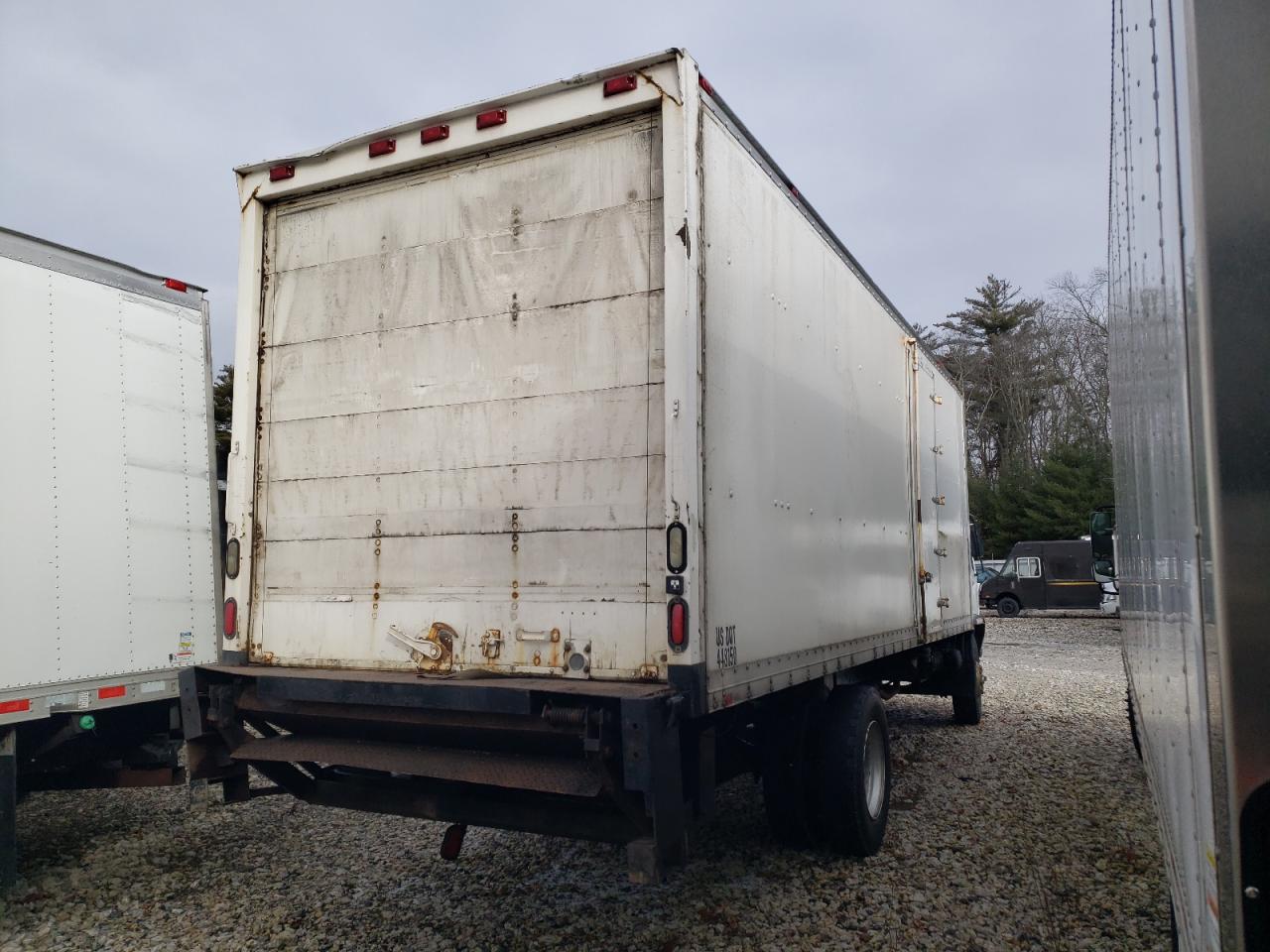 Image 3 of 2007 MITSUBISHI FUSO TRUCK OF AMERICA INC FM 61F 2007 with VIN JL6DGP1EX7K016955