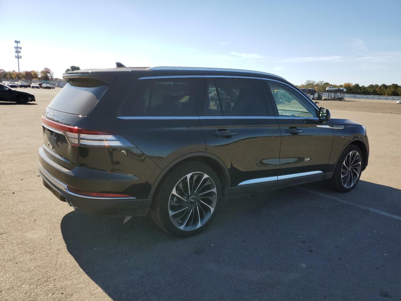 Obraz 3 z 2023 LINCOLN AVIATOR RESERVE 2023 z VIN 5LM5J7XC4PGL08715