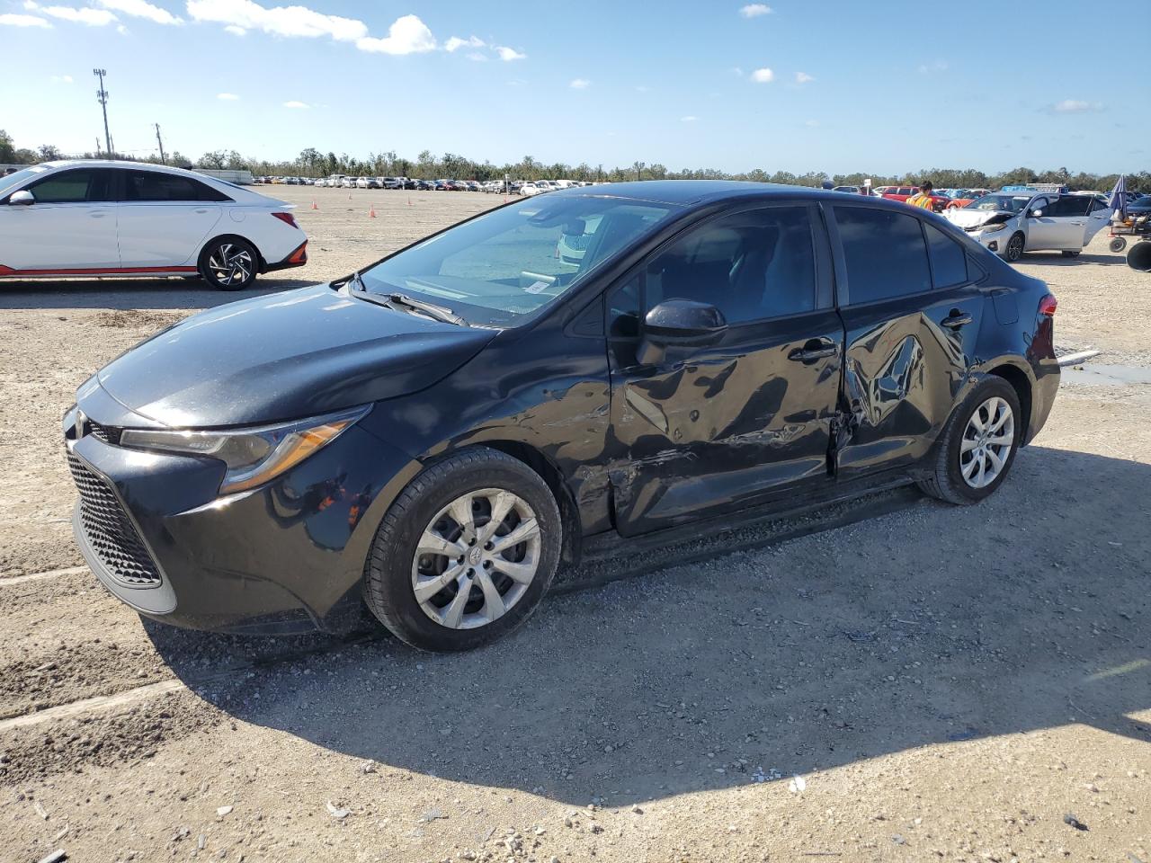 Obraz 1 z 2021 TOYOTA COROLLA LE 2021 z VIN 5YFEPMAE4MP156072