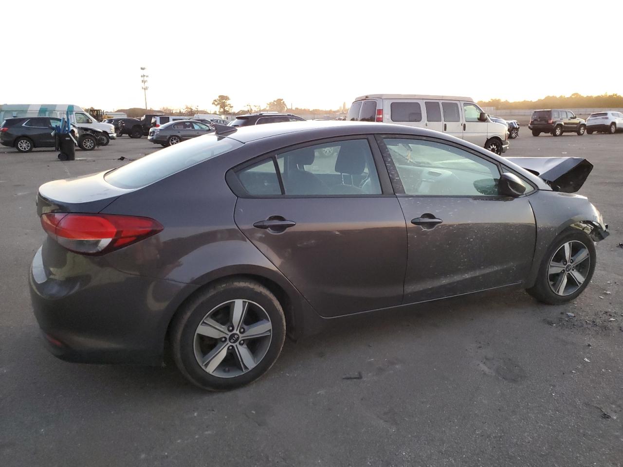 Image 3 of 2018 KIA FORTE LX 2018 with VIN 3KPFL4A70JE200955
