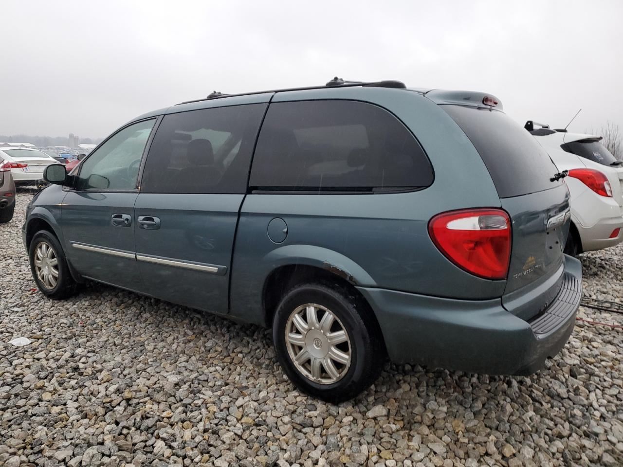 Image 2 of 2005 CHRYSLER TOWN & COUNTRY TOURING 2005 with VIN 2C4GP54L05R566264