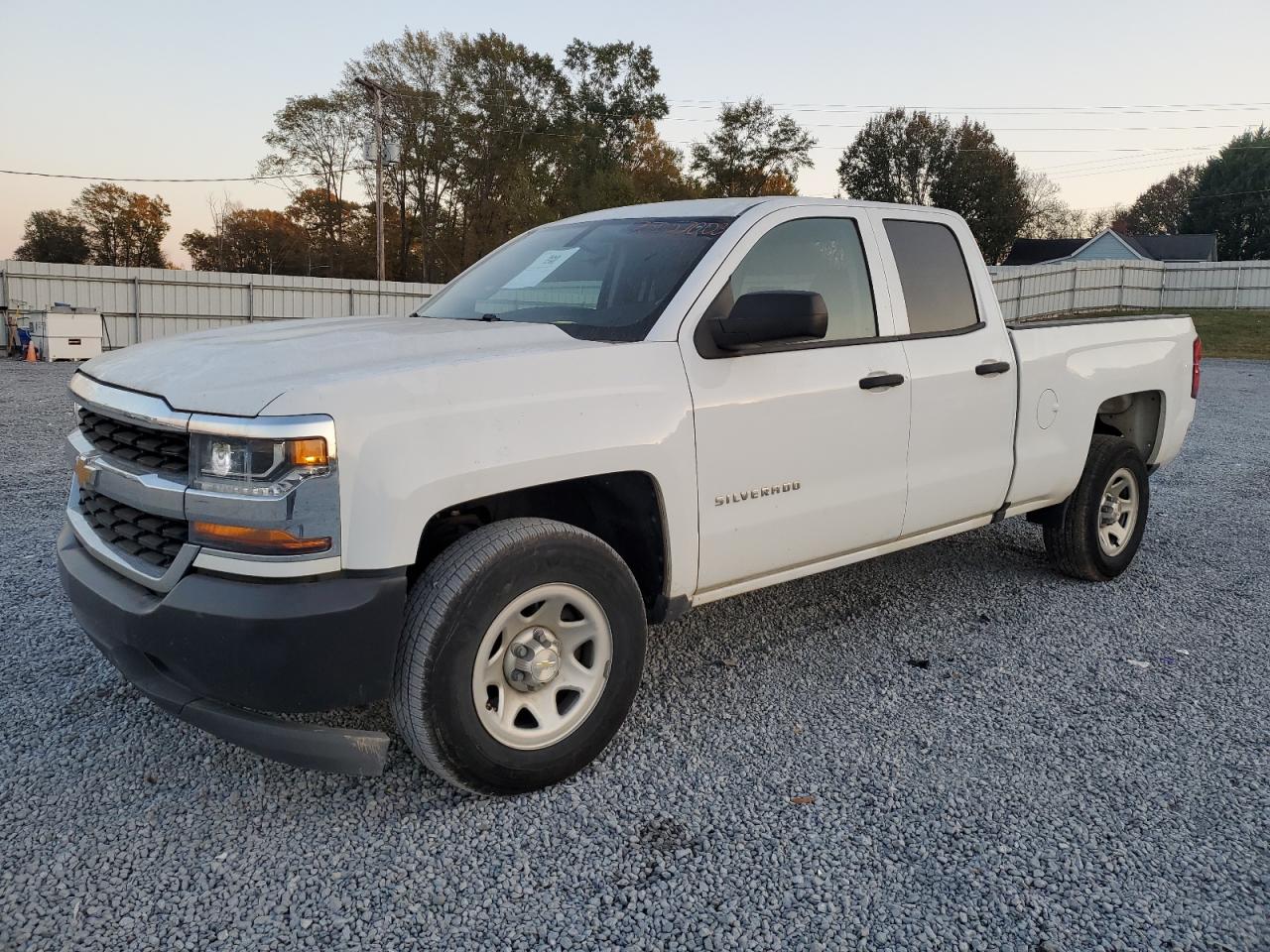 Image 1 of 2018 CHEVROLET SILVERADO C1500 2018 with VIN 1GCRCNEC8JZ340380
