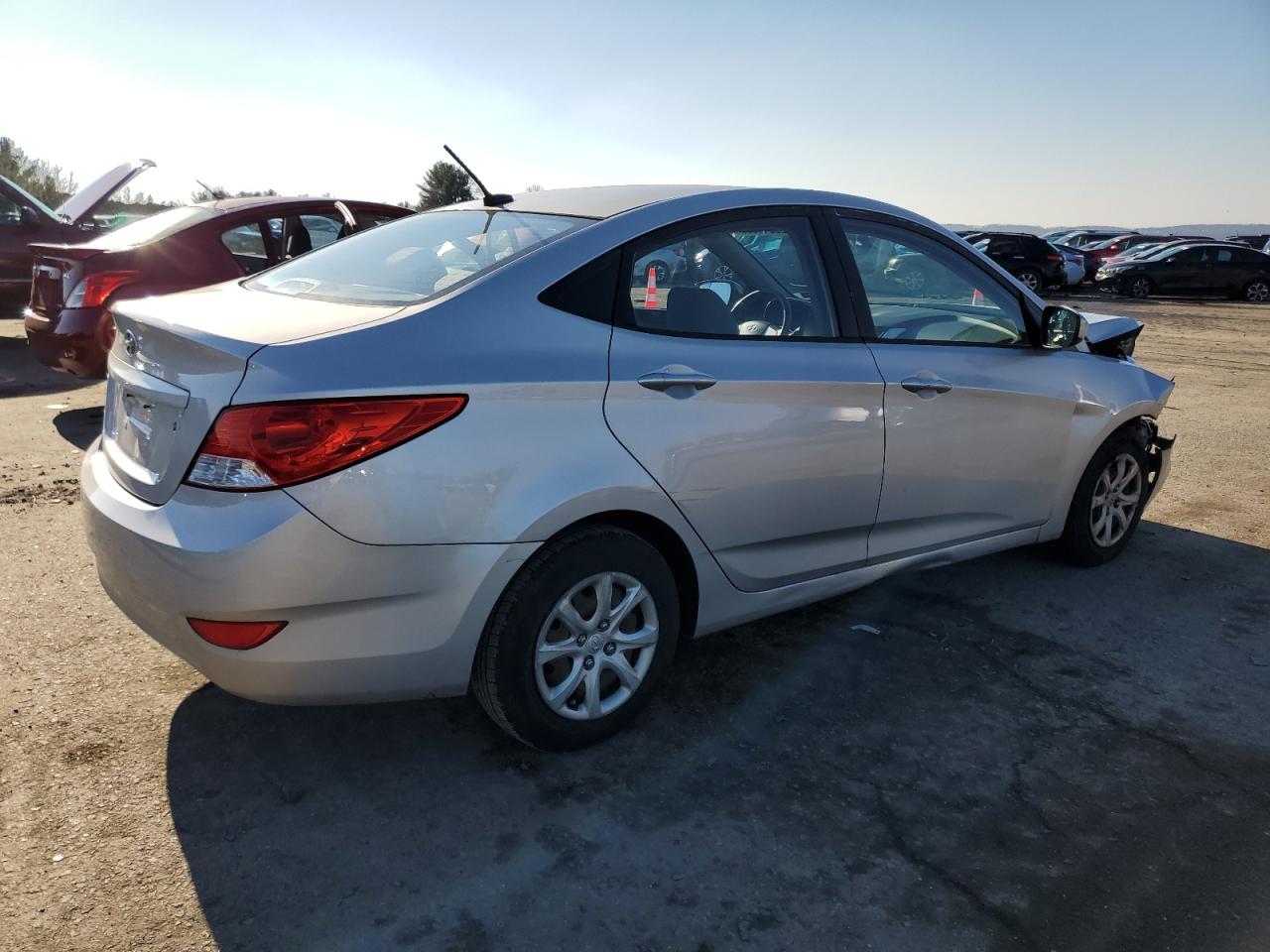 Obraz 3 z 2013 HYUNDAI ACCENT GLS 2013 z VIN KMHCT4AE1DU438154