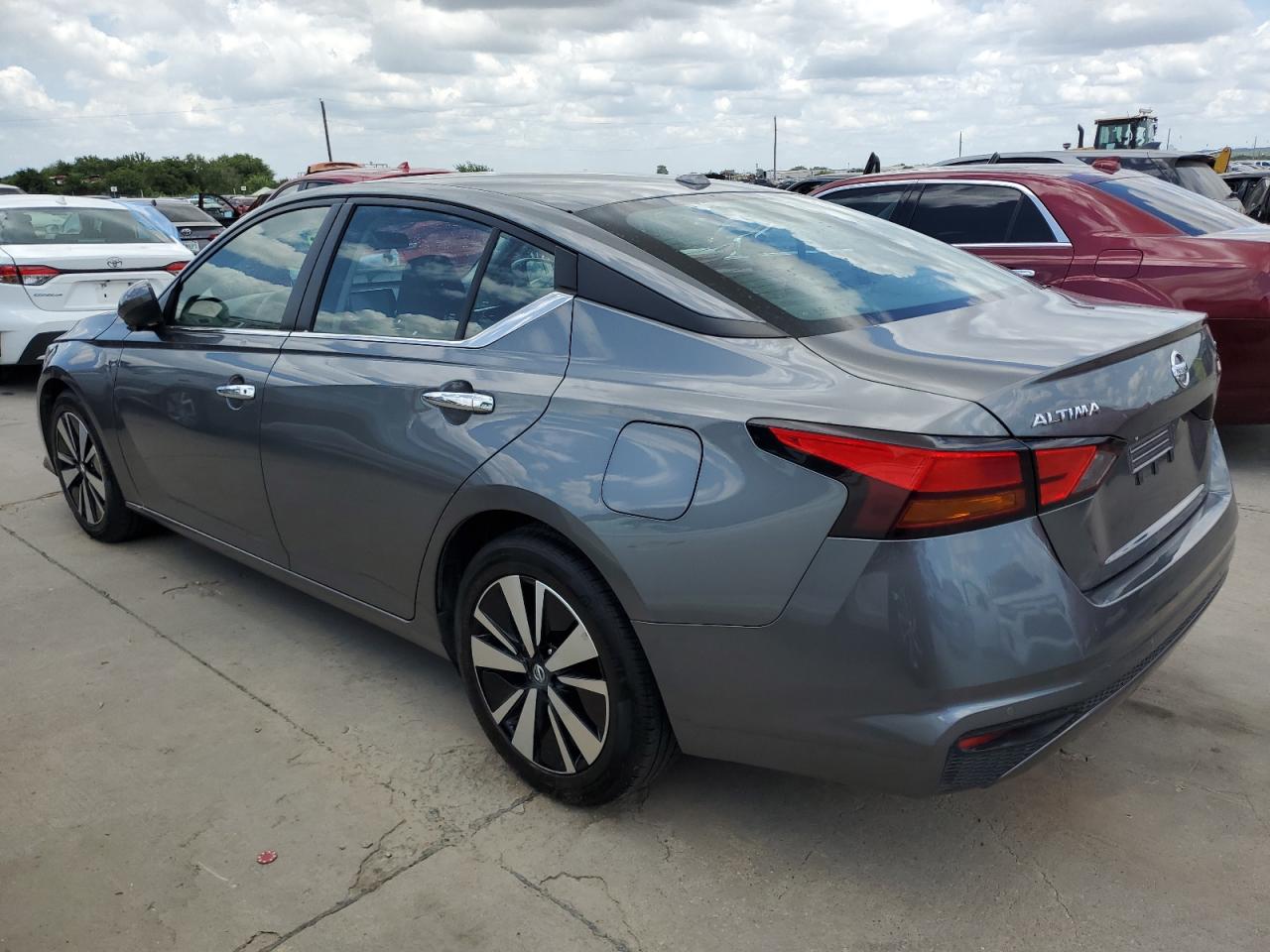 Image 2 of 2022 NISSAN ALTIMA SV 2022 with VIN 1N4BL4DV3NN370226