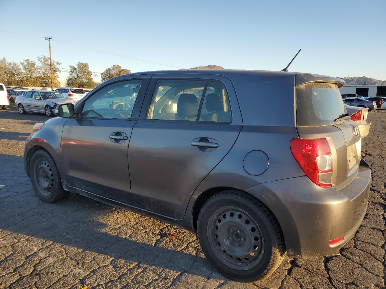 Изображение 2 2011 TOYOTA SCION XD  2011 с VIN JTKKU4B48B1012178