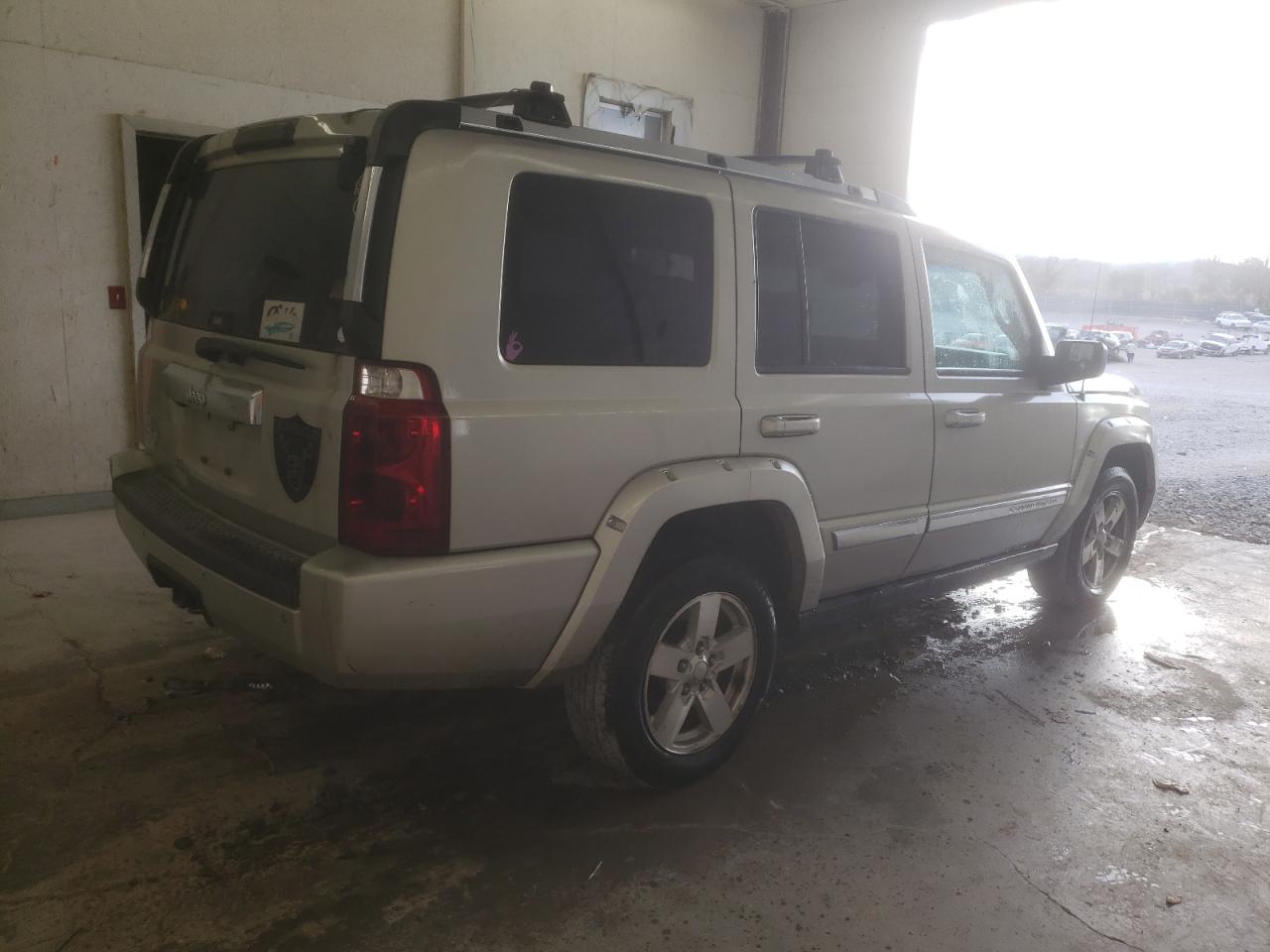 Image 3 of 2006 JEEP COMMANDER LIMITED 2006 with VIN 1J8HG58N96C359715