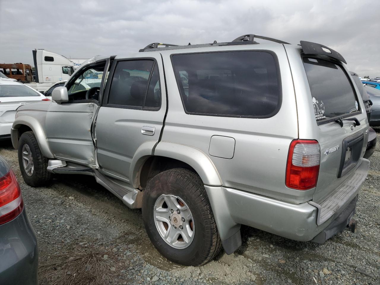 Image 2 of 2000 TOYOTA 4RUNNER SR5 2000 with VIN JT3GN86R0Y0155992