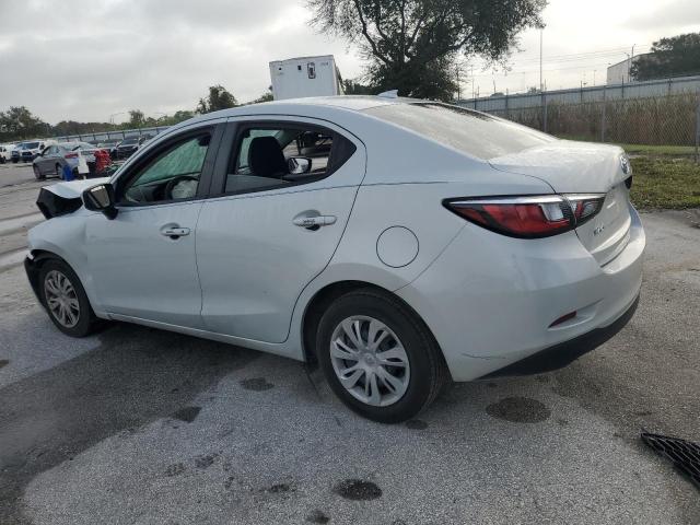 Obraz 2 z 2019 TOYOTA YARIS L 2019 z VIN 3MYDLBYV8KY526102
