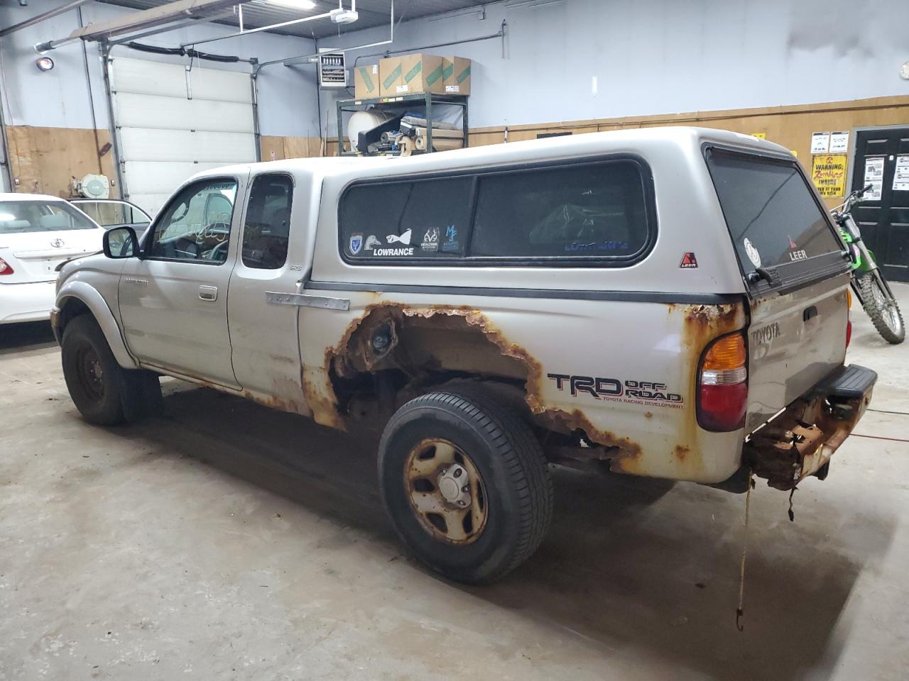 Image 2 of 2003 TOYOTA TACOMA XTRACAB 2003 with VIN 5TEWN72N73Z283806