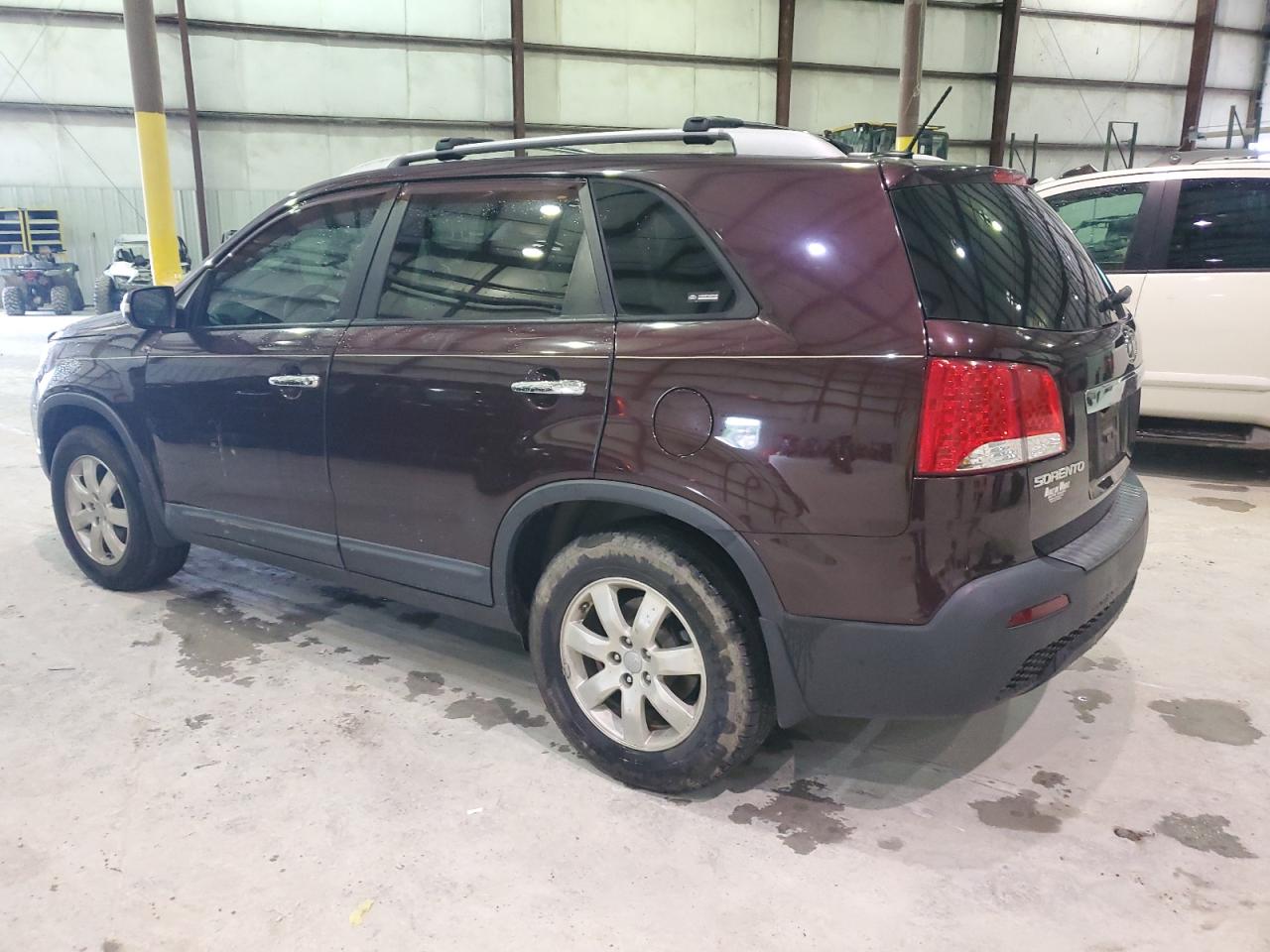 Изображение 2 2012 KIA SORENTO BASE 2012 с VIN 5XYKT3A65CG236405