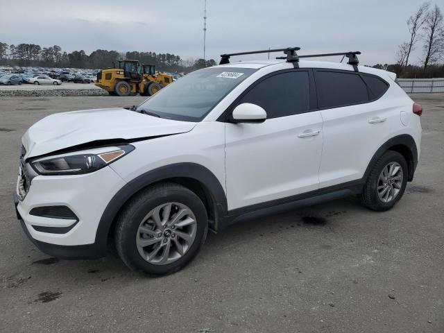 Image 1 of 2017 HYUNDAI TUCSON SE 2017 with VIN KM8J23A41HU571000