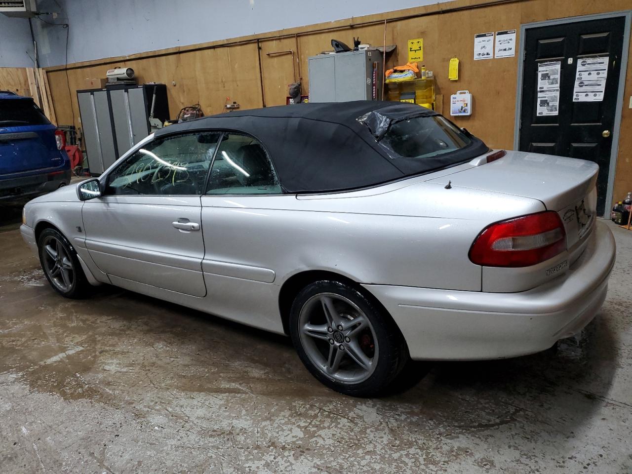 Image 2 of 2000 VOLVO C70 TURBO 2000 with VIN YV1NC56D9YJ009512