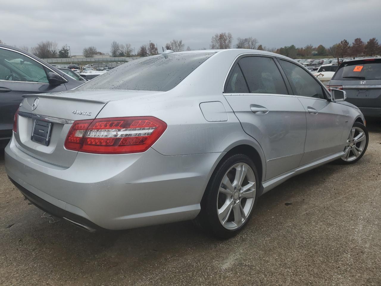 Obraz 3 z 2012 MERCEDES-BENZ E 350 4MATIC 2012 z VIN WDDHF8JB9CA649882