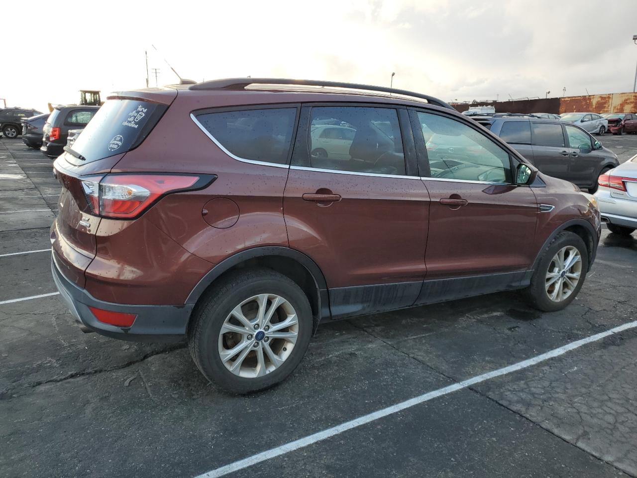 Image 3 of 2018 FORD ESCAPE SE 2018 with VIN 1FMCU9GD0JUB16223