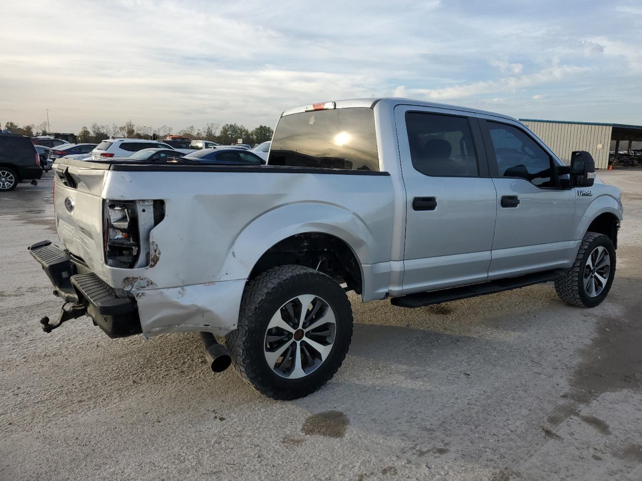 Obraz 3 z Ford F150 Supercrew 2019 z VIN 1FTEW1E51KKF15420