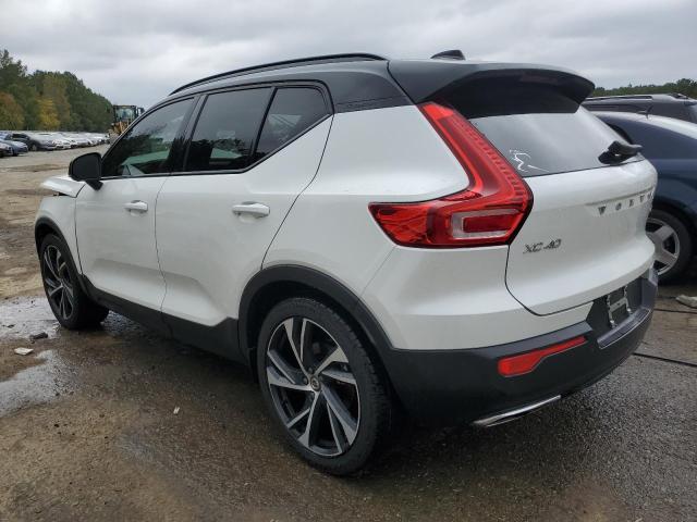 Image 2 of 2020 VOLVO XC40 T5 R-DESIGN 2020 with VIN YV4162UM6L2340948