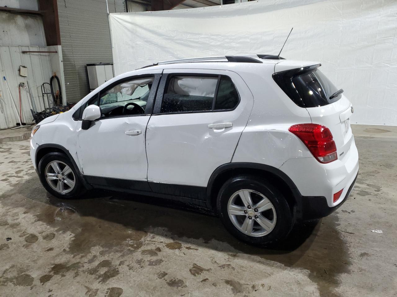 Изображение 2 2021 CHEVROLET TRAX 1LT 2021 с VIN KL7CJLSM2MB363919