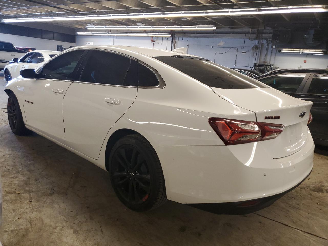 Изображение 2 2022 CHEVROLET MALIBU LT 2022 с VIN 1G1ZD5STXNF212823