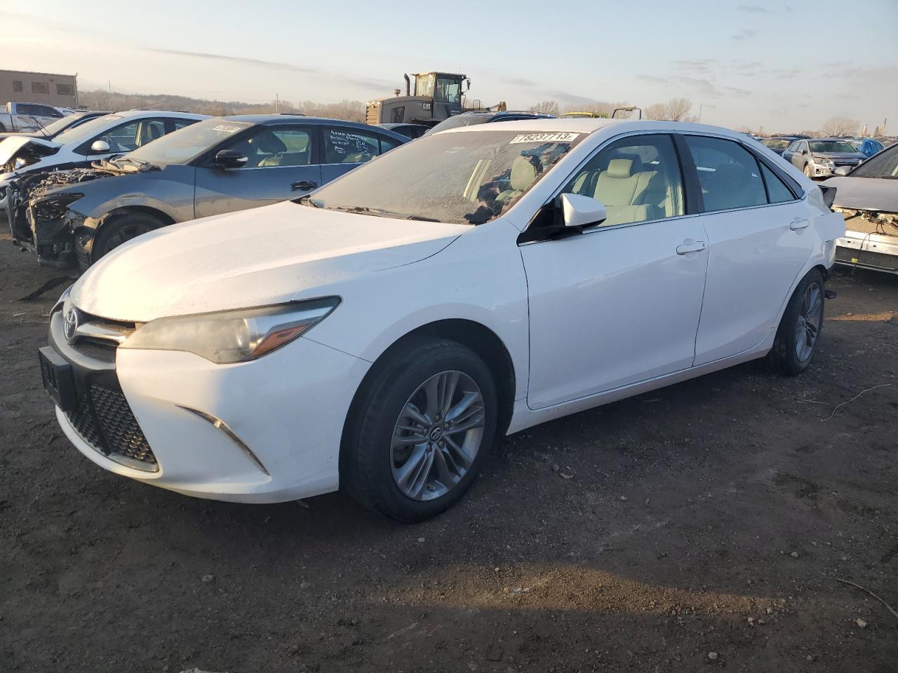 Image 1 of 2016 TOYOTA CAMRY LE 2016 with VIN 4T1BF1FKXGU605552