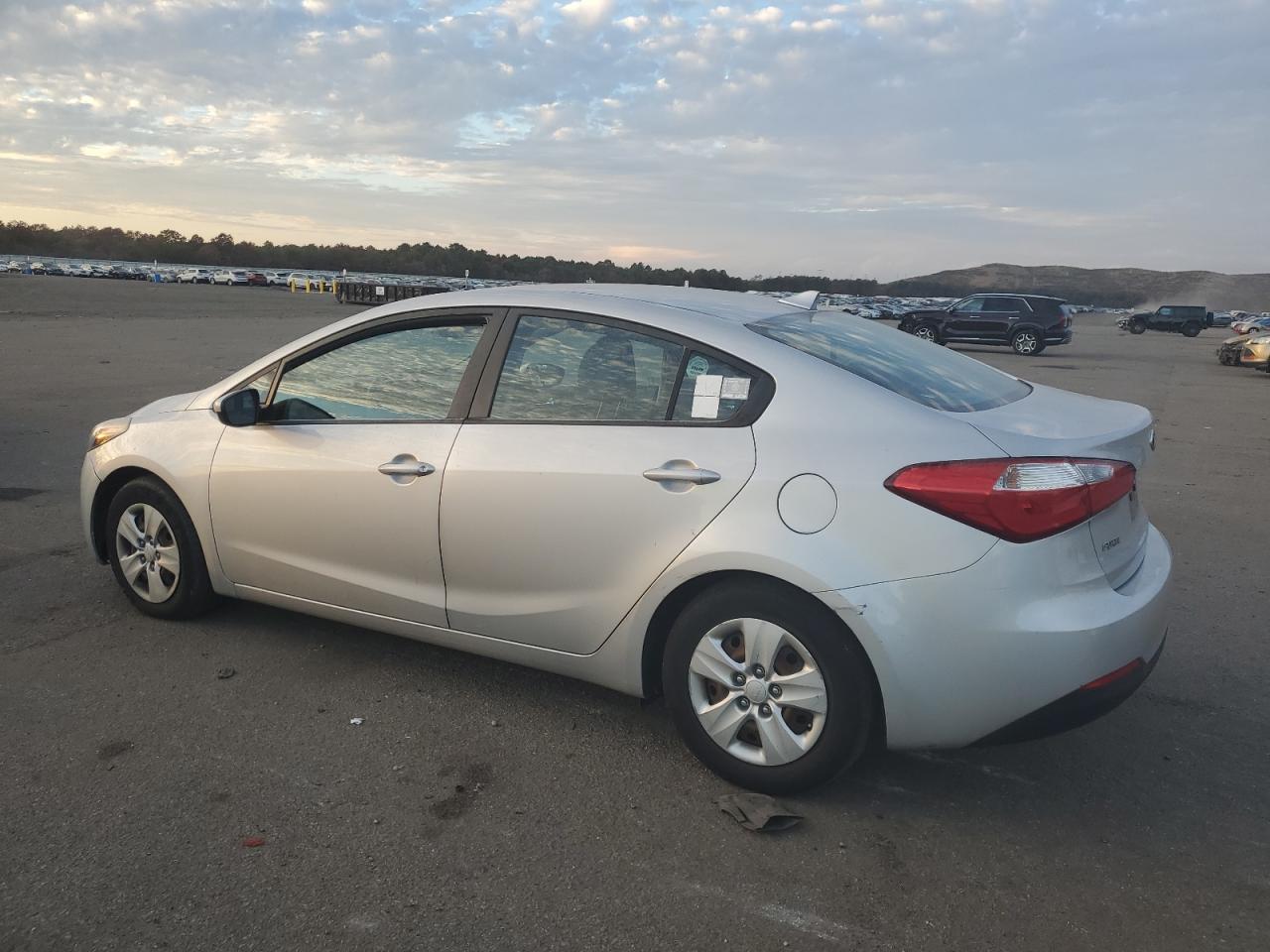 Obraz 2 z 2016 KIA FORTE LX 2016 z VIN KNAFK4A61G5441791