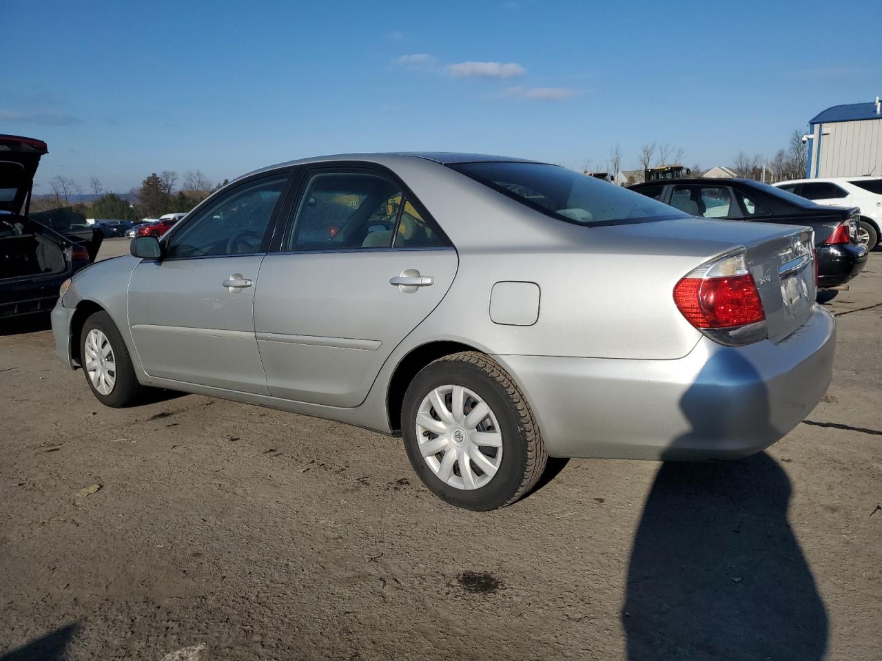 Obraz 2 z 2005 TOYOTA CAMRY LE 2005 z VIN 4T1BE32KX5U025042