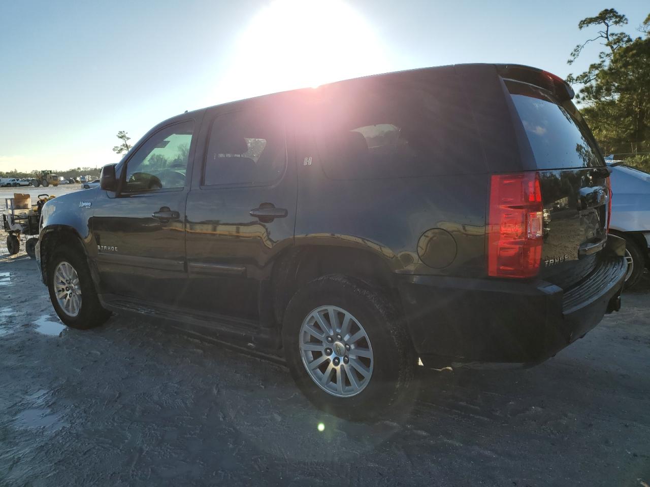 Image 2 of 2009 CHEVROLET TAHOE HYBRID 2009 with VIN 1GNFK13579R108469