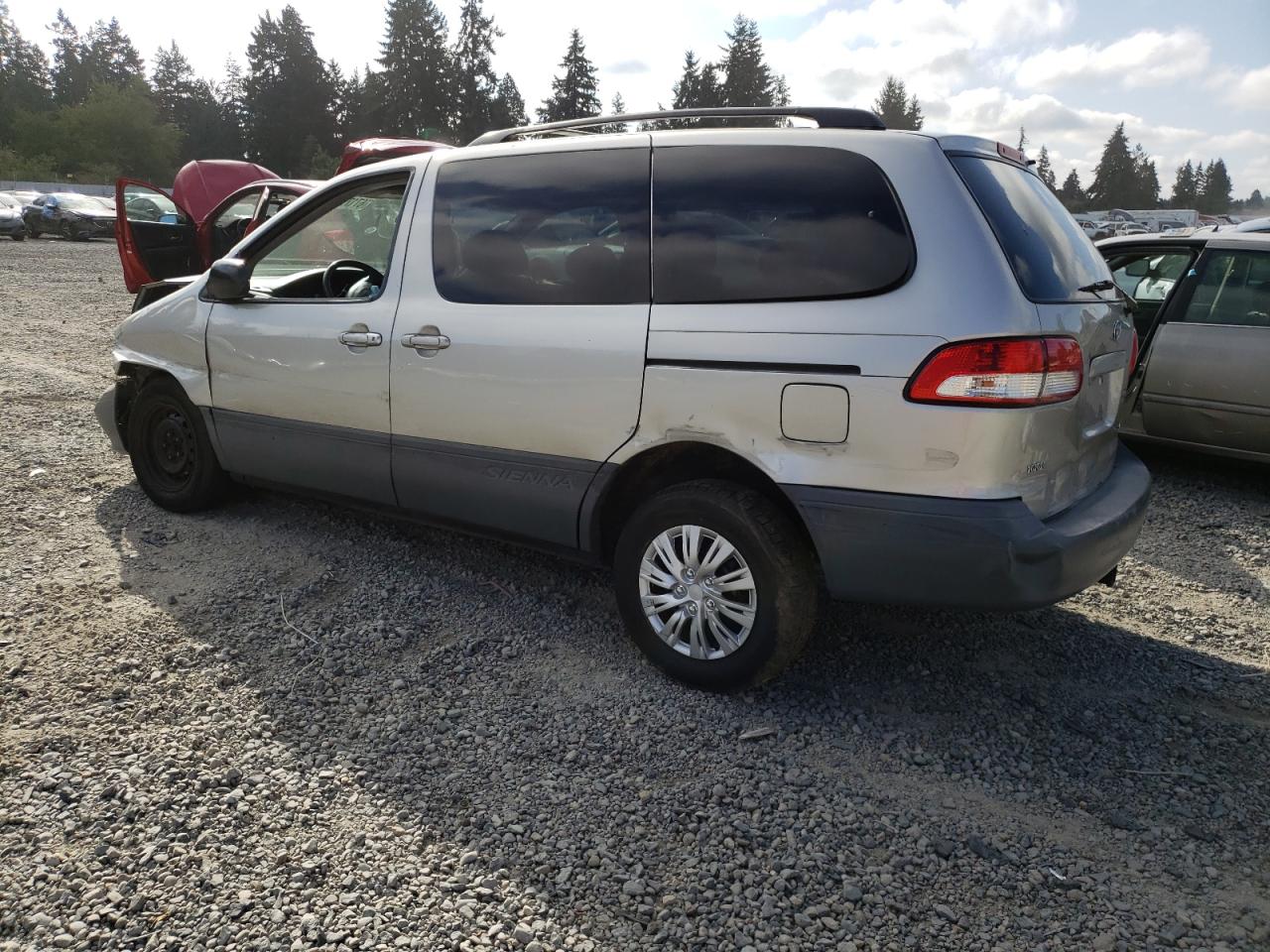 Изображение 2 2002 TOYOTA SIENNA LE 2002 с VIN 4T3ZF13C52U437931