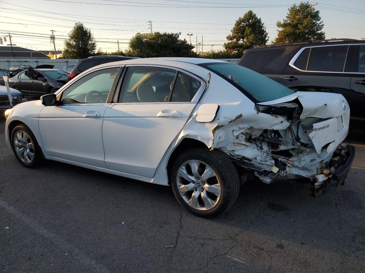 Изображение 2 2010 HONDA ACCORD EX 2010 с VIN 1HGCP2F75AA180050