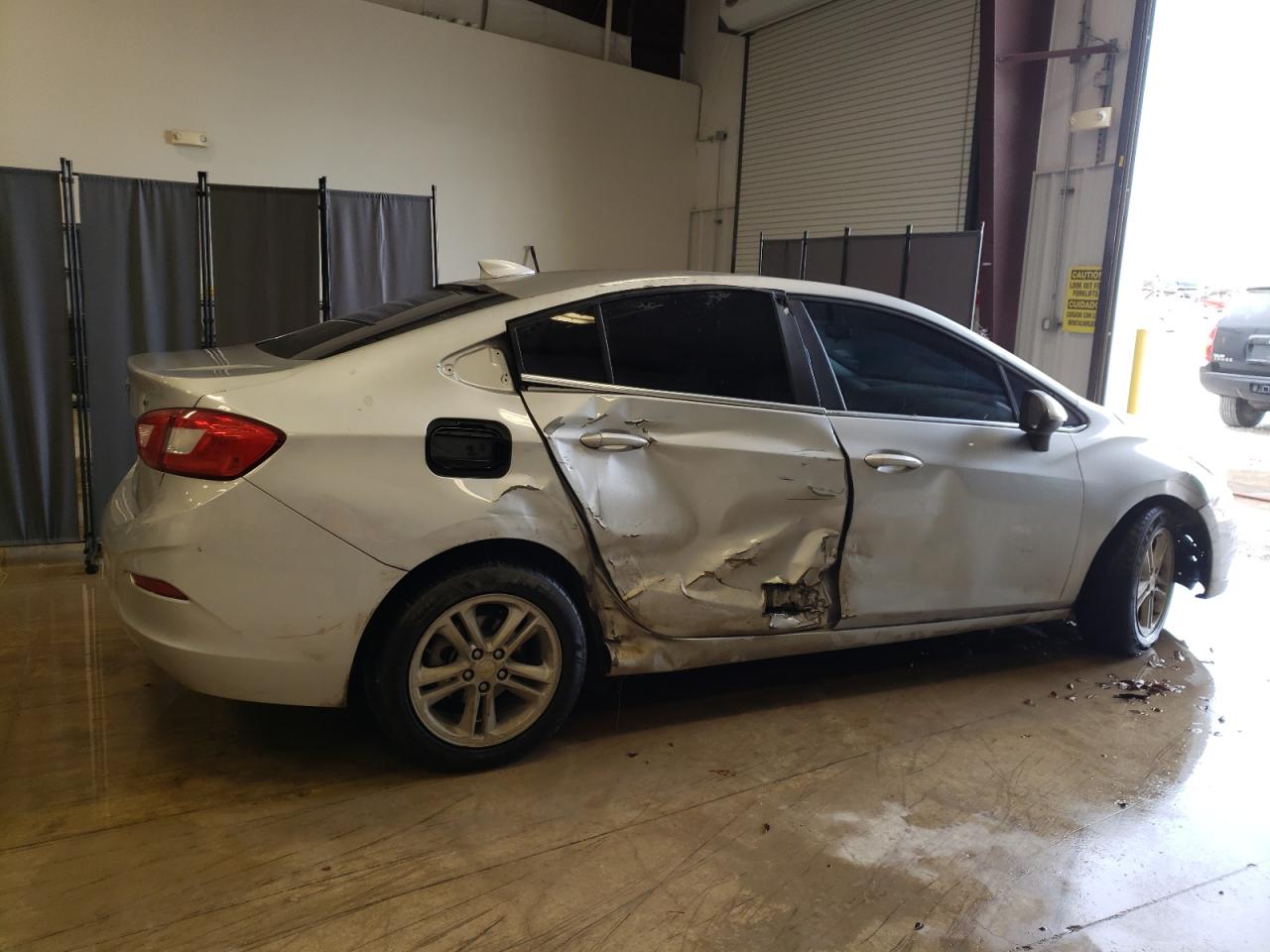 Obraz 3 z 2018 CHEVROLET CRUZE LT 2018 z VIN 1G1BE5SM2J7200984