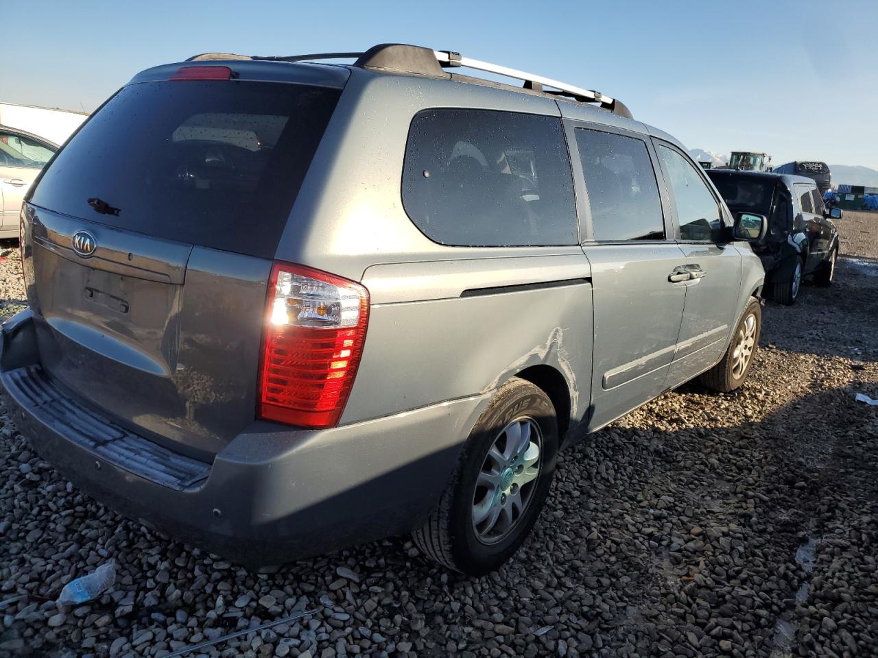 Изображение 3 2006 KIA SEDONA EX 2006 с VIN KNDMB233866096981