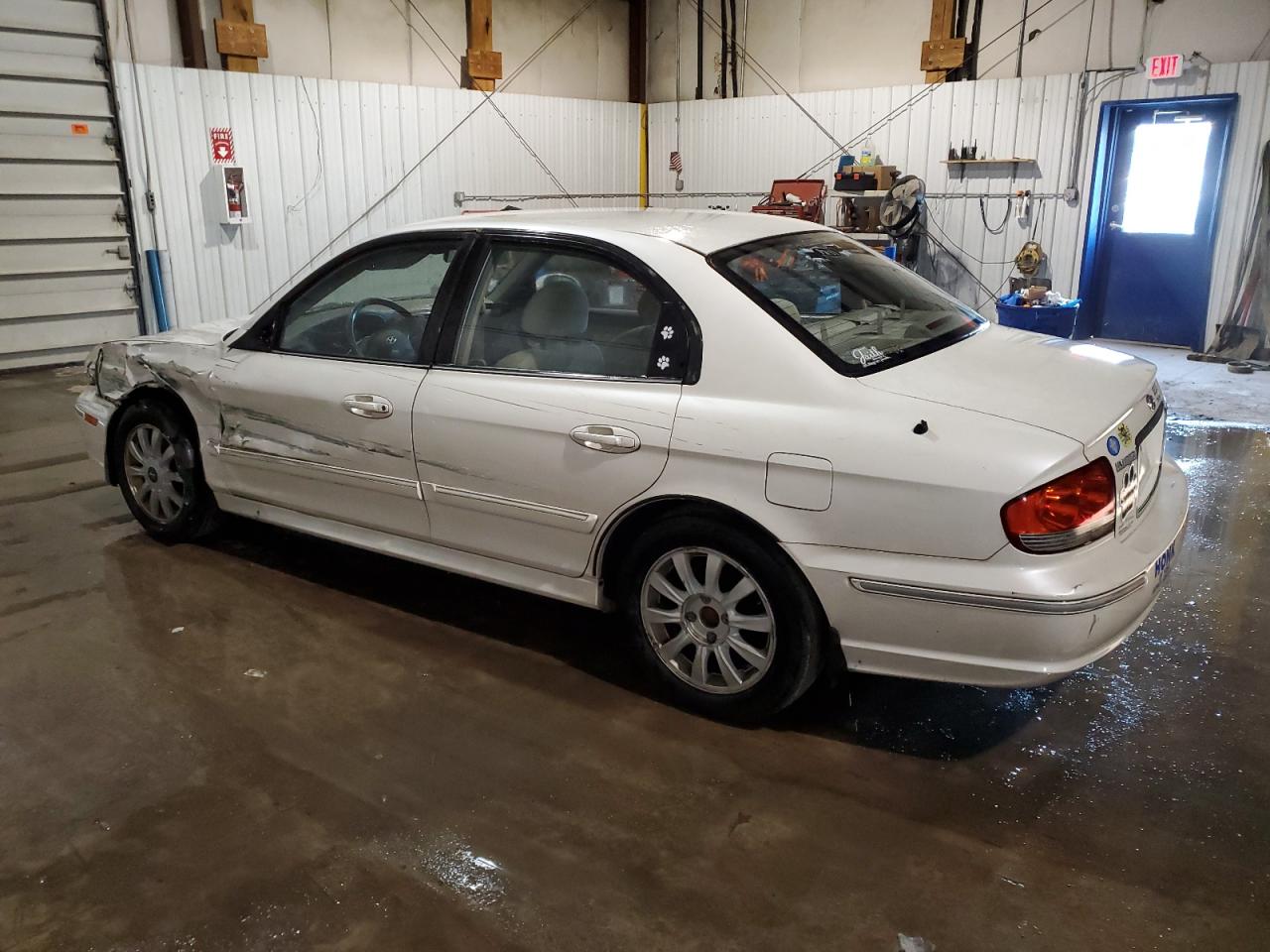 Image 2 of 2004 HYUNDAI SONATA GLS 2004 with VIN KMHWF35H34A055787