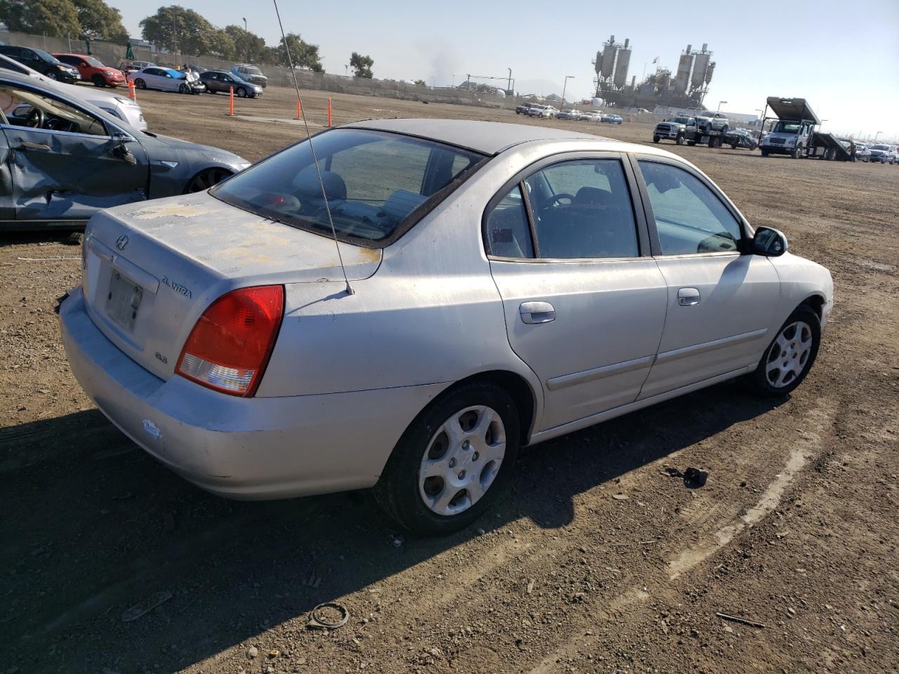Obraz 3 z 2002 HYUNDAI ELANTRA GLS 2002 z VIN KMHDN45D52U410645
