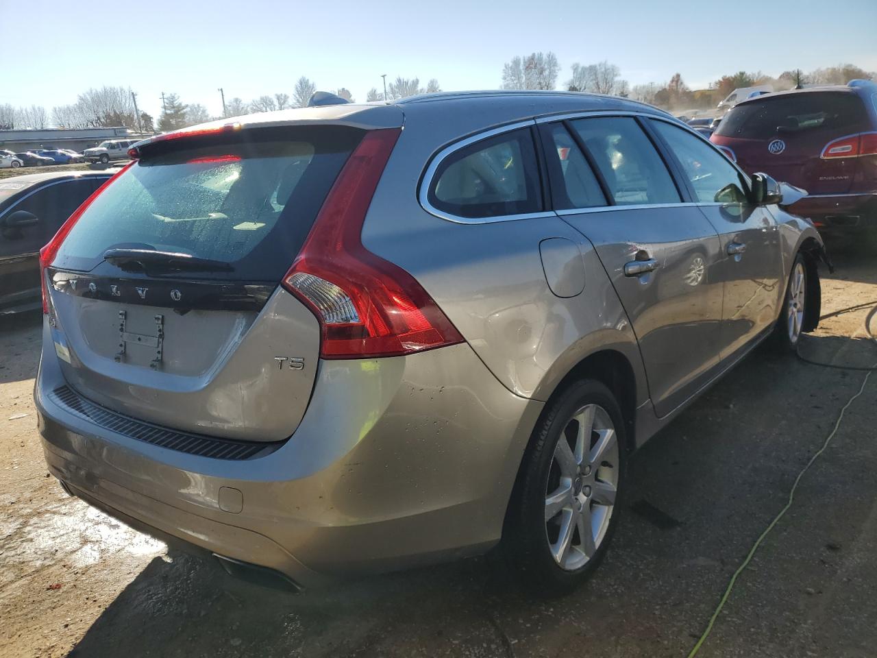 Изображение 3 2016 VOLVO V60 T5 PLATINUM 2016 с VIN YV140MEM2G1293578