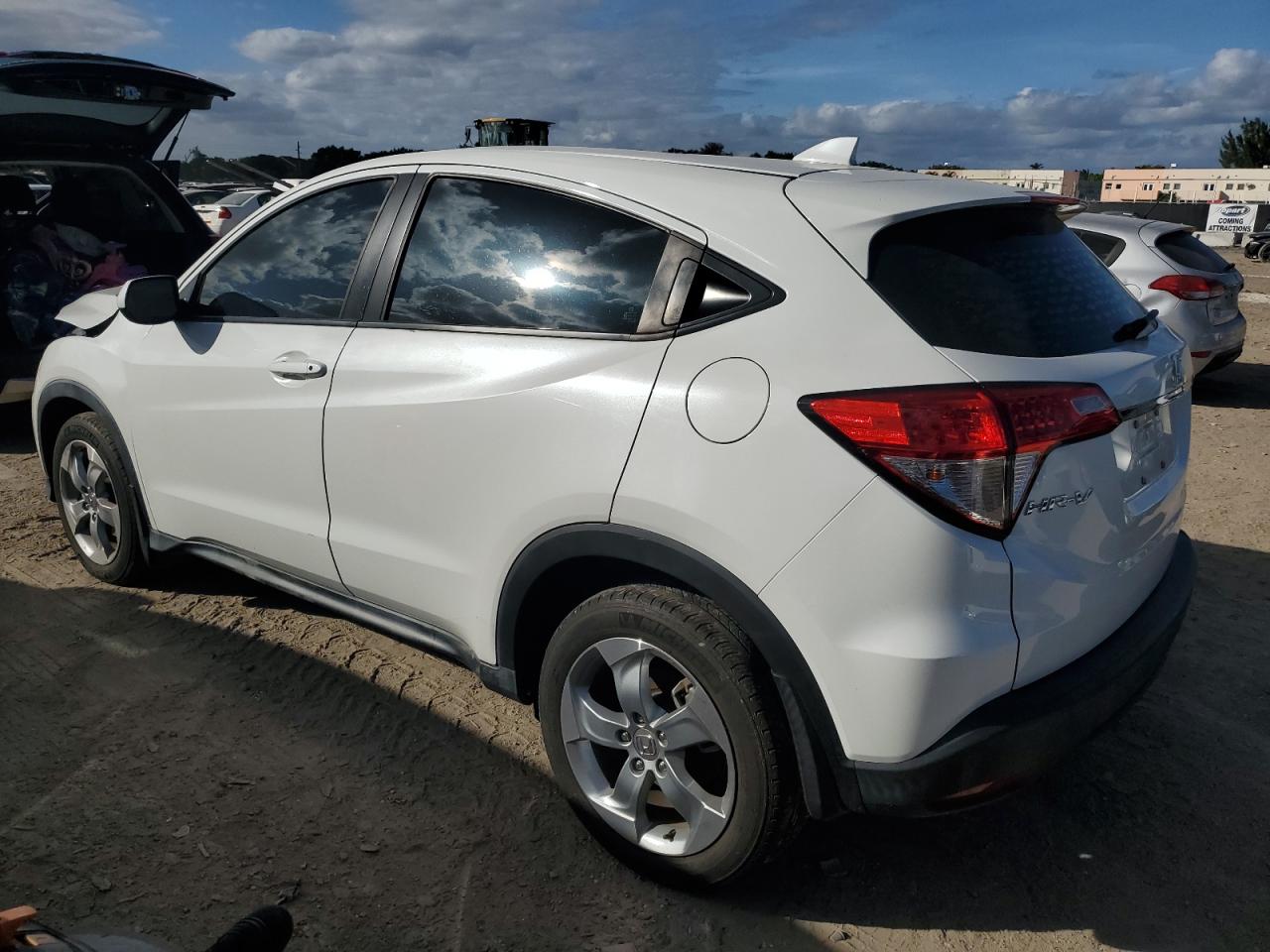 Obraz 2 z 2019 HONDA HR-V LX 2019 z VIN 3CZRU5H34KM704316