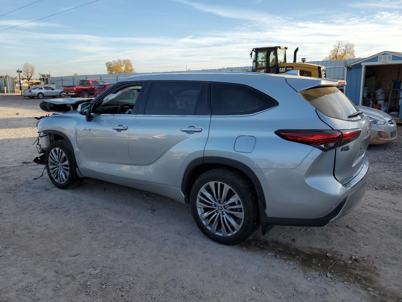 Image 2 of 2021 TOYOTA HIGHLANDER HYBRID PLATINUM 2021 with VIN 5TDEBRCH3MS033180