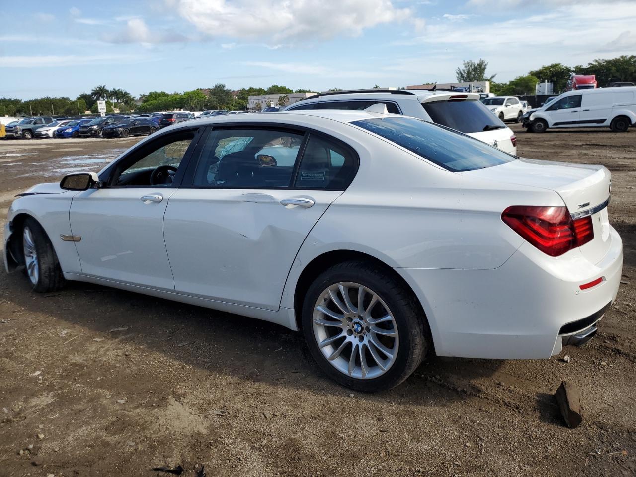 Image 2 of 2014 BMW 750 LXI 2014 with VIN WBAYF8C50ED652718