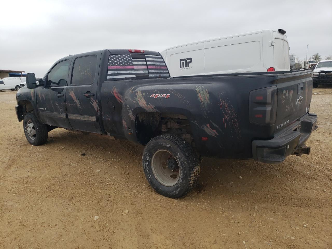 Image 2 of 2013 CHEVROLET SILVERADO K3500 LTZ 2013 with VIN 1GC4K1C83DF216429