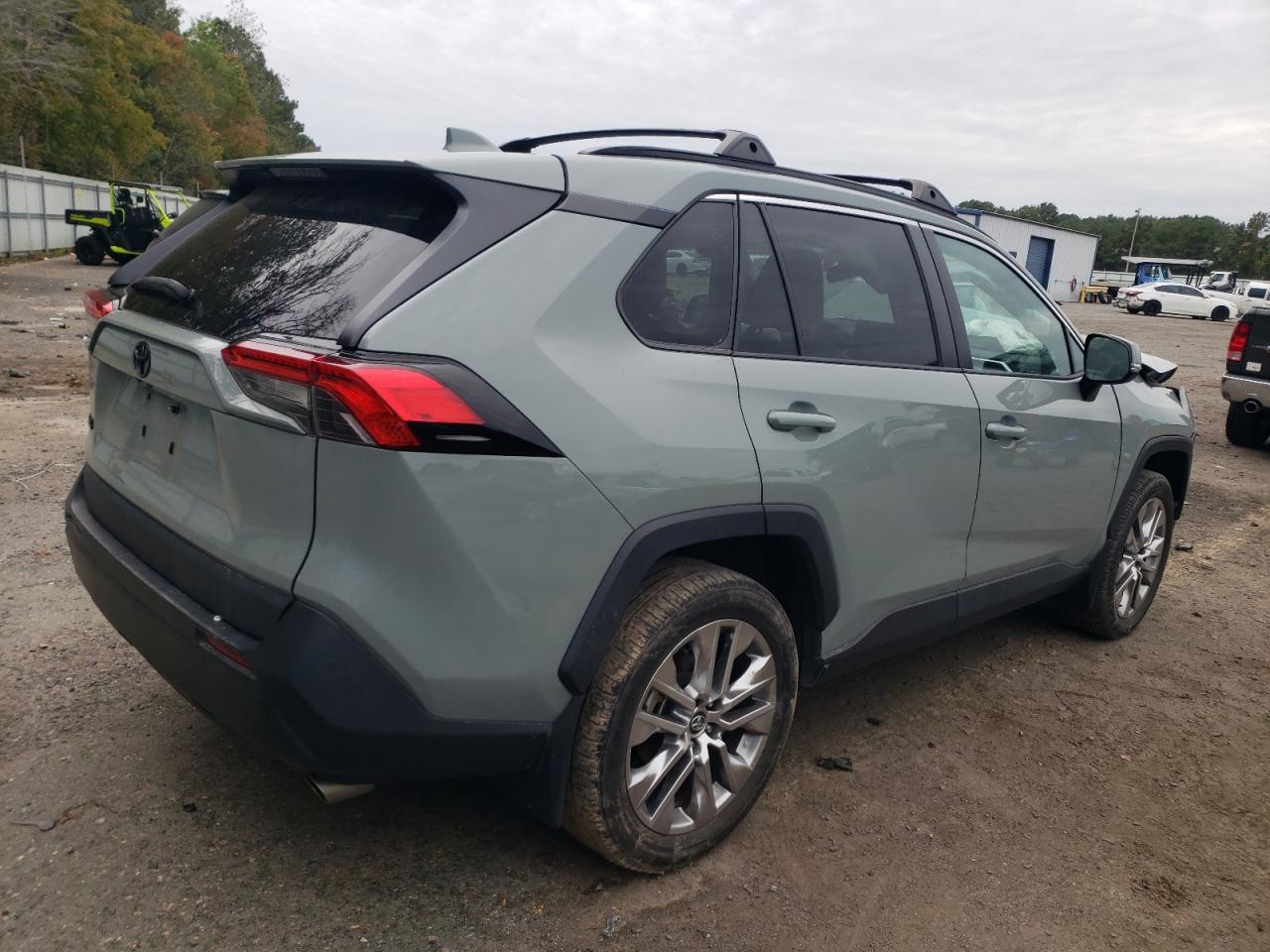 Obraz 3 z 2021 TOYOTA RAV4 XLE PREMIUM 2021 z VIN 2T3C1RFV7MW116931