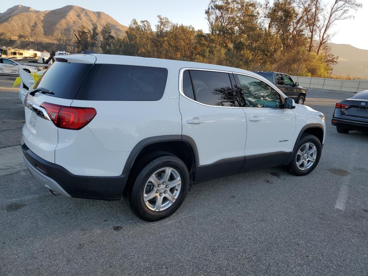 Image 3 of 2019 GMC ACADIA SLE 2019 with VIN 1GKKNKLA0KZ110107
