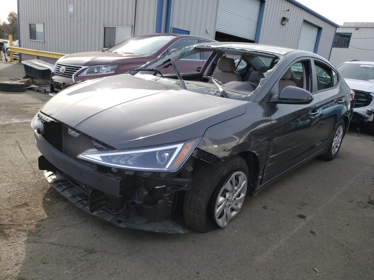 Изображение 1 2020 HYUNDAI ELANTRA SE 2020 с VIN 5NPD74LF5LH609032