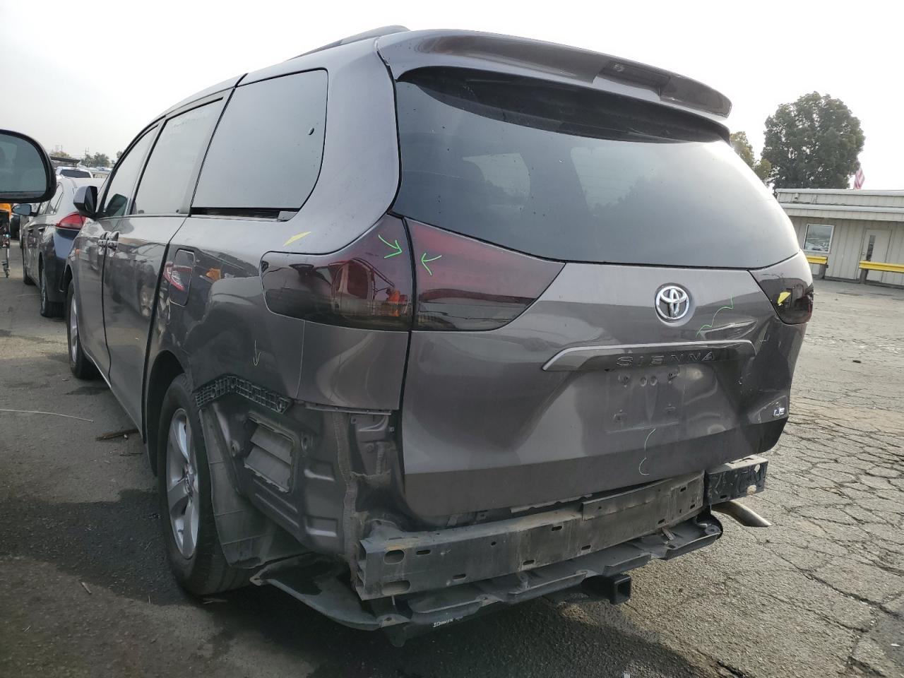 Obraz 2 z 2014 TOYOTA SIENNA LE 2014 z VIN 5TDKK3DC7ES425096