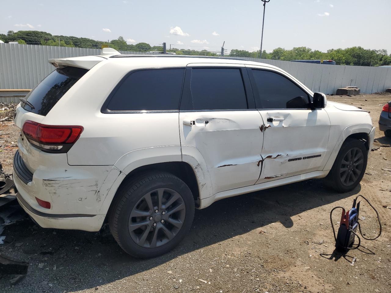Image 3 of 2018 JEEP GRAND CHEROKEE OVERLAND 2018 with VIN 1C4RJFCG0JC174974