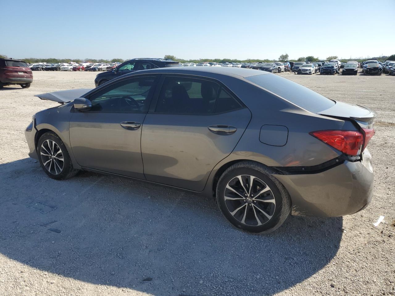 Image 2 of 2019 TOYOTA COROLLA L 2019 with VIN 5YFBURHEXKP908305
