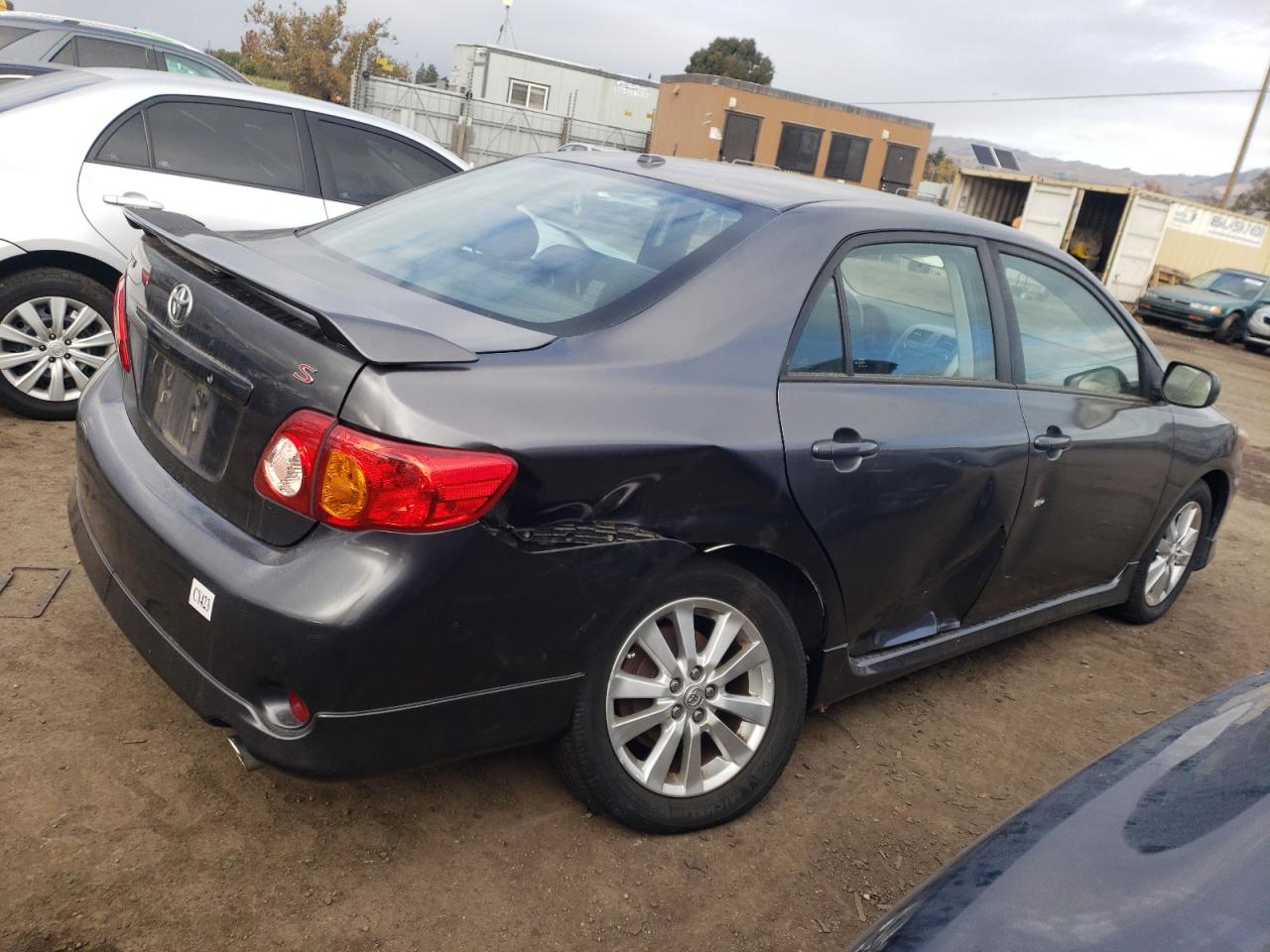 Obraz 3 z 2010 TOYOTA COROLLA BASE 2010 z VIN 1NXBU4EE6AZ347413