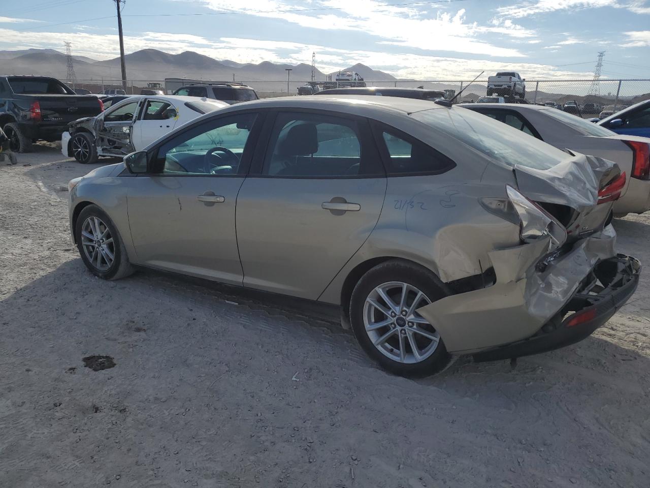 Obraz 2 z 2016 FORD FOCUS SE 2016 z VIN 1FADP3F2XGL246561